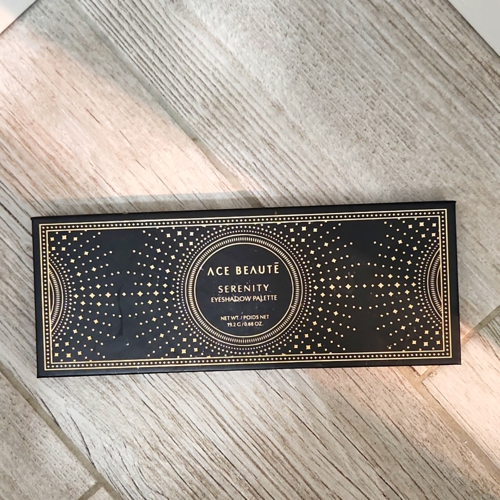 Ace Beautē Serenity Eyeshadow Palette